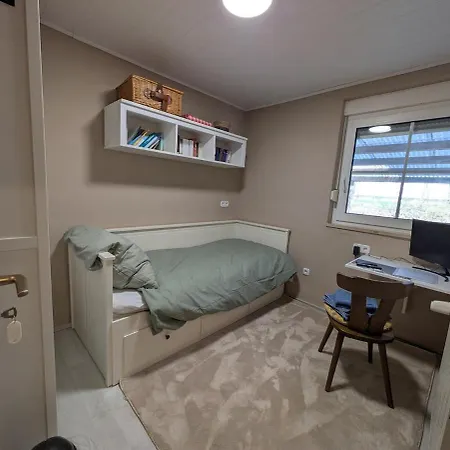 Small Bedroom In Amberg شقة *